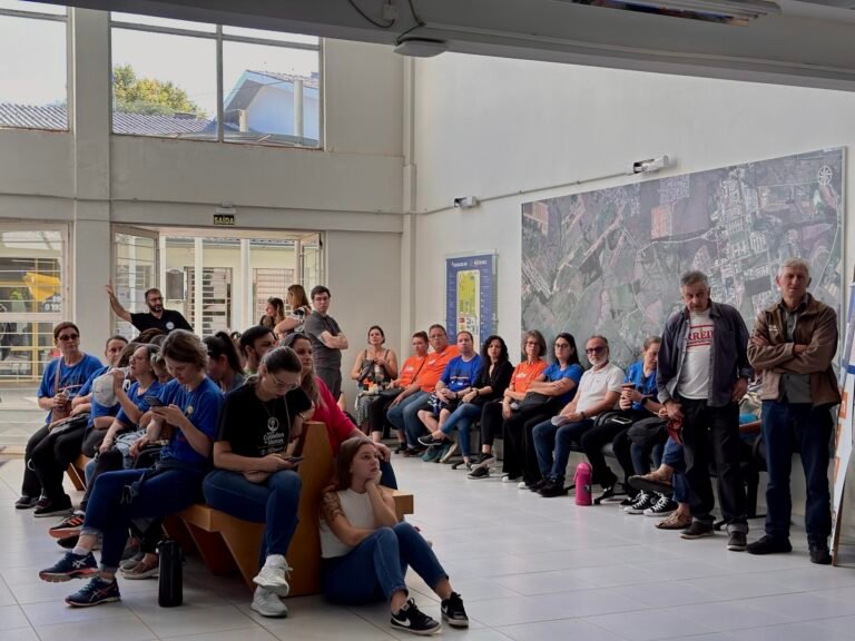 Ato no Politécnico reúne sindicatos em defesa da educação