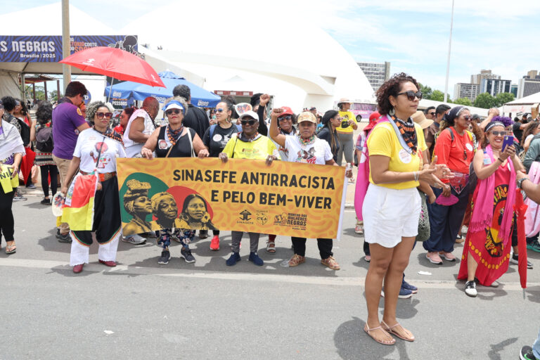 Sindicato presente na Marcha das Mulheres Negras e na audiência sobre reforma administrativa